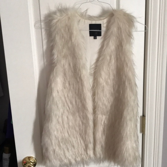 DYNAMITE Jackets & Blazers - Fur vest